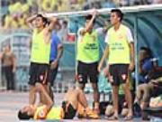 Không muốn ra đường cầu thủ Việt chấp nhận giảm lương, cắt thưởng