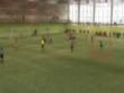 Cầu thủ tuổi teen thực hiện hoàn hảo siêu phẩm sút phạt kiểu CR7!