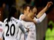 Màn ăn mừng ấn tượng nhất tuần: Berbatov - Cứ bình tĩnh và chuyền bóng cho tôi!