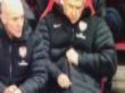 "Giáo sư" Wenger loay hoay xử lý ...Phéc-mơ-tuya