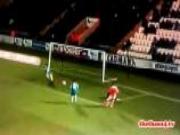 Pha phản lưới nhà hài hước nhất từ trước tới nay