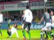 Siêu phẩm ghi bàn: Cú 'volley xoay compha vô cùng ngẫu hứng