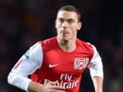 Arsenal để Vermaelen tới Barca để lấy Valdes?