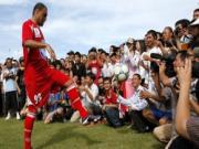 "Vụ lừa thế kỉ" của V.Hải Phòng chê Ronaldo, khen Messi