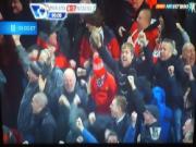 Một Manucian .... ngủ gật, bỏ lỡ khoảnh khắc chiến thắng của đội nhà