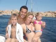 Bà xã Julio Cesar bị cướp trắng trợn ngay tại Brazil