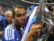 Chelsea thưởng Ashley Cole bản hợp đồng mới