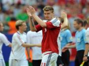 Sau EURO, Bendtner rời Arsenal