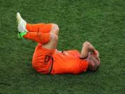 Sneijder chấn thương, Van Marwijk toát mồ hôi