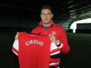 Sát thủ mới nổi Olivier Giroud chính thức khoác áo Arsenal