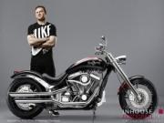 Rooney chơi trội, bán đấu giá xế nổ "độ" kim cương