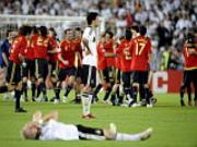 ĐT Đức: Đẹp mà làm gì, nếu tay trắng!?