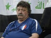 Hình ảnh ấn tượng: CĐV ... ngủ gật ở trận đại chiến Pháp - Anh