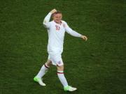 Rooney ghi bàn nhờ... keo xịt tóc của Carroll?!