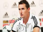 Miroslav Klose vào tầm ngắm của Barca