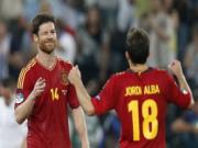 Xabi Alonso đánh dấu ngày gia nhập CLB 100 bằng một cú đúp khó quên