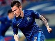 Debuchy đã ở rất gần Newcastle