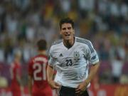 Xe tăng Đức lầm lũi vượt qua chướng ngại vật khó chịu Bồ Đào Nha