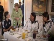 Thủ tướng Merkel - “Lá bùa may mắn” của người Đức