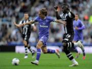 Bí mật trong vụ Man Utd muốn mua Modric, Tiote và Baines