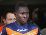 Milan nhắm Mbiwa thay Silva