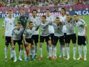 ĐT Đức bị đánh tơi bời vì không… hát quốc ca?