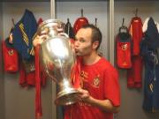 Iniesta xuất sắc nhất EURO 2012: Hãy chờ đấy Messi...