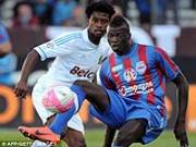 Tottenham tính "phá bĩnh" Arsenal trong thương vụ M'Baye Niang