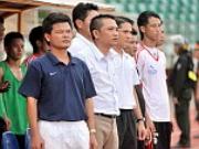 Các ông bầu và cầu thủ V-League cùng lao đao