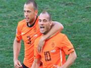 Sneijder gợi ý Inter mua đồng hương Heitinga