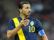 Ibra đòi lấy áo số 10 của Nene