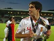 Góc Barca: Neymar, Van Persie hay Javier Martinez?