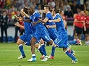 Những “mánh” Italia nên làm để khóa chặt Tây Ban Nha