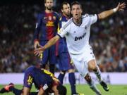 Cristiano Ronaldo đi vào lịch sử El Clasico