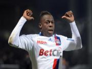 Juventus để ý Aly Cissokho