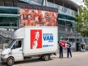 Van Persie sang M.U: Ít nhất, Arsenal "giỏi bán"