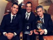 Sau khi được Mourinho khen, Ronaldo ca ngợi lại thầy