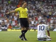 Trọng tài bắt trận El Clasico trở thành “ngôi sao”