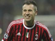 Milan tiếp tục săn tiền đạo: Đổi Cassano lấy Pazzini