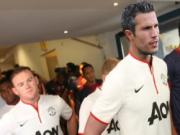 Van Persie kiểm tra y tế tại Manchester United