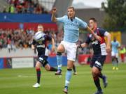 Limerick 0-4 Man City Cú đúp và cú hích của Dzeko
