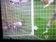 Sao Newcastle chuyền bóng bằng đầu hài hước