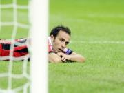 Milan lún sâu vào khủng hoảng: Chiến binh mất hết vũ khí