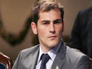 Casillas đi vào... tiểu thuyết