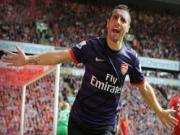 Cazorla làm lu mờ hình ảnh Fabregas tại Emirates