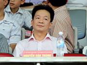 Bầu Hiển bị tập kích