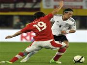 Ozil tỏa sáng, Đức vượt qua đội chủ nhà Áo