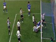 Cận cảnh "bàn thắng ma" gây chấn động Premier League