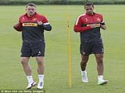 Tin buồn cho Man Utd: Phil Jones chưa kịp tái xuất đã lại nghỉ tiếp