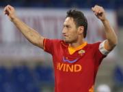 Francesco Totti phủ nhận tin đồn giải nghệ